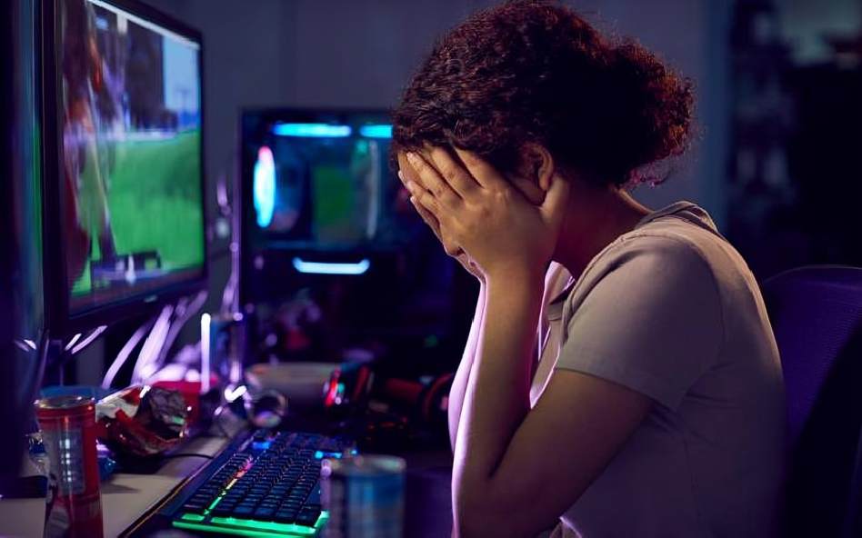 Effective Ways to Handle Online Harassment in Gaming: Tips & Strategies for 2025